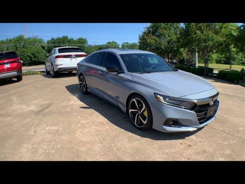 Used 2022 Honda Accord Sport image 2
