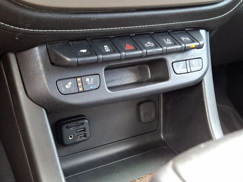 Used 2020 GMC Canyon Denali AWD/4WD image 25