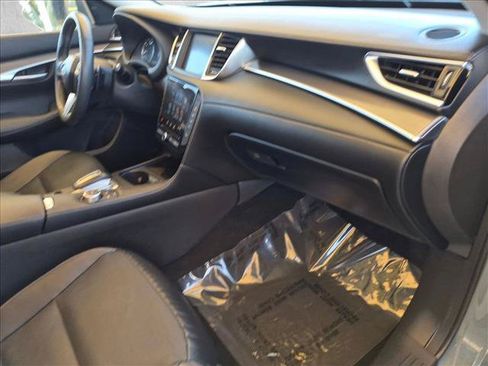 Used 2023 INFINITI QX50 Luxe FWD image 21