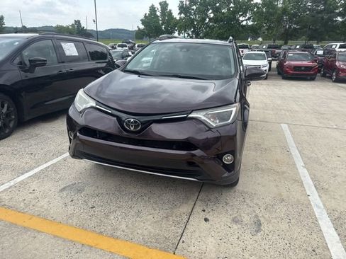 Used 2017 Toyota RAV4 XLE w/ Premium Special Value Package AWD/4WD image 3