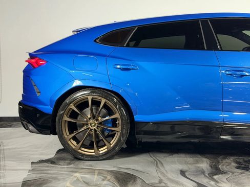 Used 2020 Lamborghini Urus Sport Utility 4D image 22