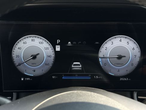 Certified 2025 Hyundai Elantra SEL FWD image 17
