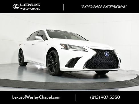 Used 2022 Lexus ES 300h F Sport image 1