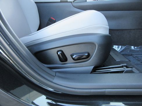 Used 2024 Lexus UX 250h FWD image 25