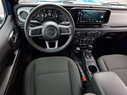 Used 2024 Jeep Wrangler Unlimited Sahara AWD/4WD image 10