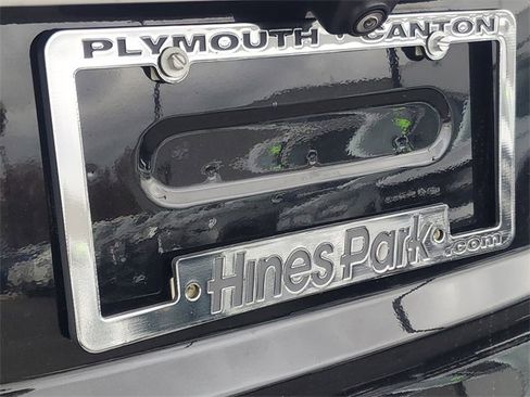 Used 2022 GMC Acadia SLT w/ Preferred Package image 11