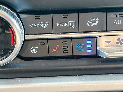 Used 2024 Ford Expedition XLT image 20