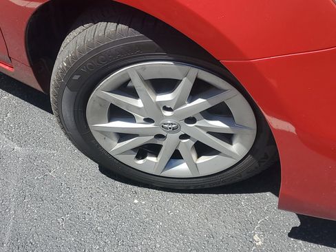 Used 2012 Toyota Prius V Two image 4