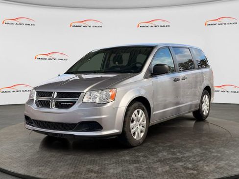Used 2019 Dodge Grand Caravan SE image 1
