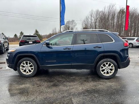Used 2018 Jeep Cherokee Latitude Plus w/ Cold Weather Group image 4