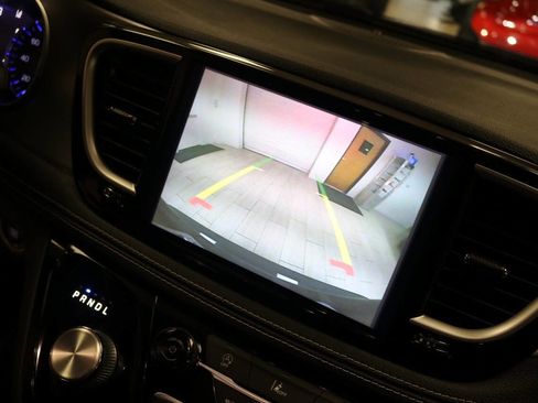 Used 2022 Chrysler Pacifica Touring-L w/ S Appearance Package FWD image 28