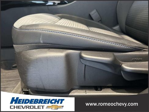 Used 2024 Chevrolet Trax LT w/ Driver Confidence Package FWD image 14