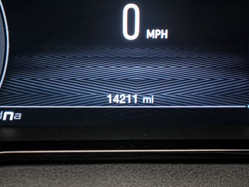 Used 2025 Alfa Romeo Tonale image 22