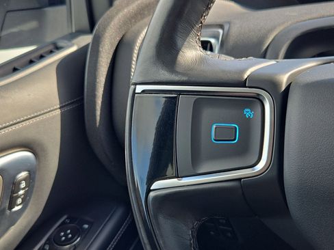 Used 2025 Ford Expedition Platinum image 19