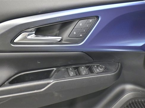 New 2026 Chevrolet Equinox EV LT image 16