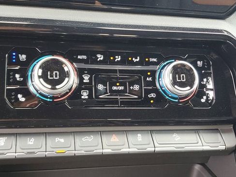 New 2026 GMC Sierra 3500 AT4 w/ AT4 Premium Plus Package AWD/4WD image 24