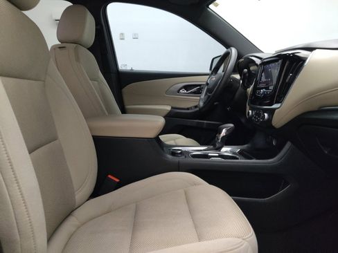 Used 2022 Chevrolet Traverse LS FWD image 21