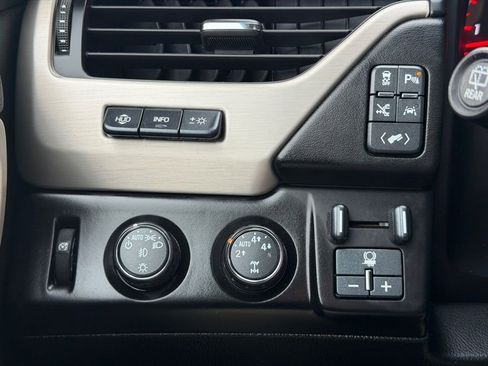 Used 2016 GMC Yukon Denali w/ Open Road Package image 28