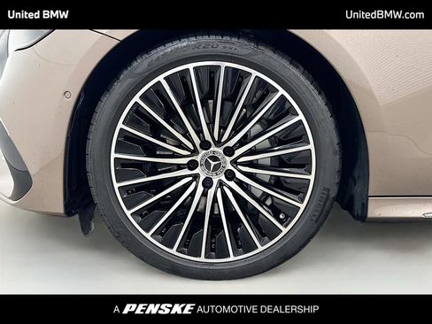 Used 2024 Mercedes-Benz E 350 4MATIC Sedan image 2
