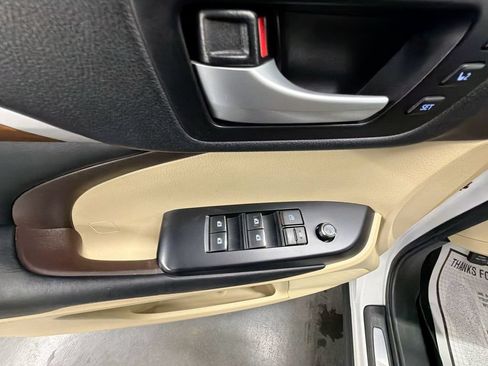 Used 2017 Toyota Highlander Limited FWD image 24