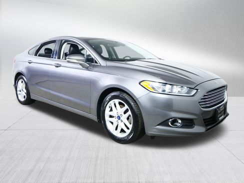 Used 2014 Ford Fusion SE w/ Equipment Group 202A image 1