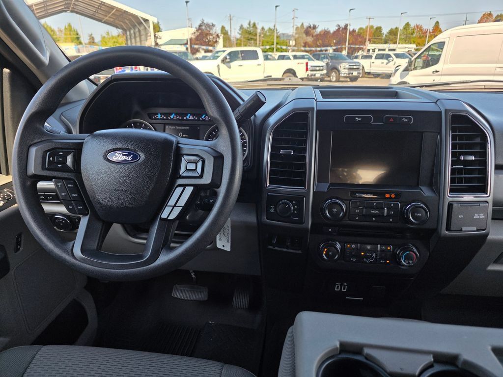 Used 2018 Ford F250 XLT w/ XLT Premium Package AWD/4WD image 11