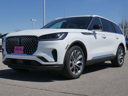 Used 2025 Lincoln Aviator Reserve w/ Illumination Package RWD image 15