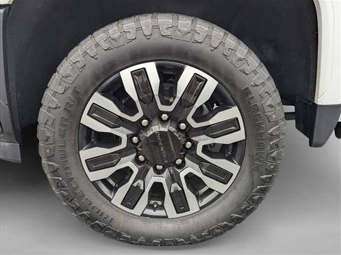 Used 2024 GMC Sierra 2500 Denali Ultimate AWD/4WD image 9