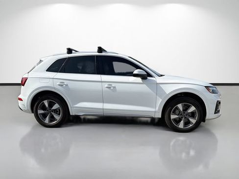 Used 2023 Audi Q5 2.0T Premium w/ Convenience Package AWD/4WD image 2