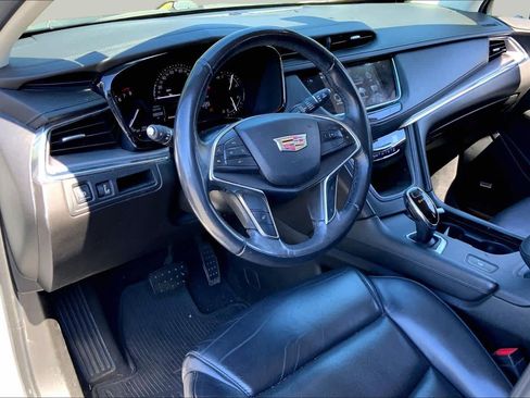 Used 2018 Cadillac XT5 Luxury FWD image 18