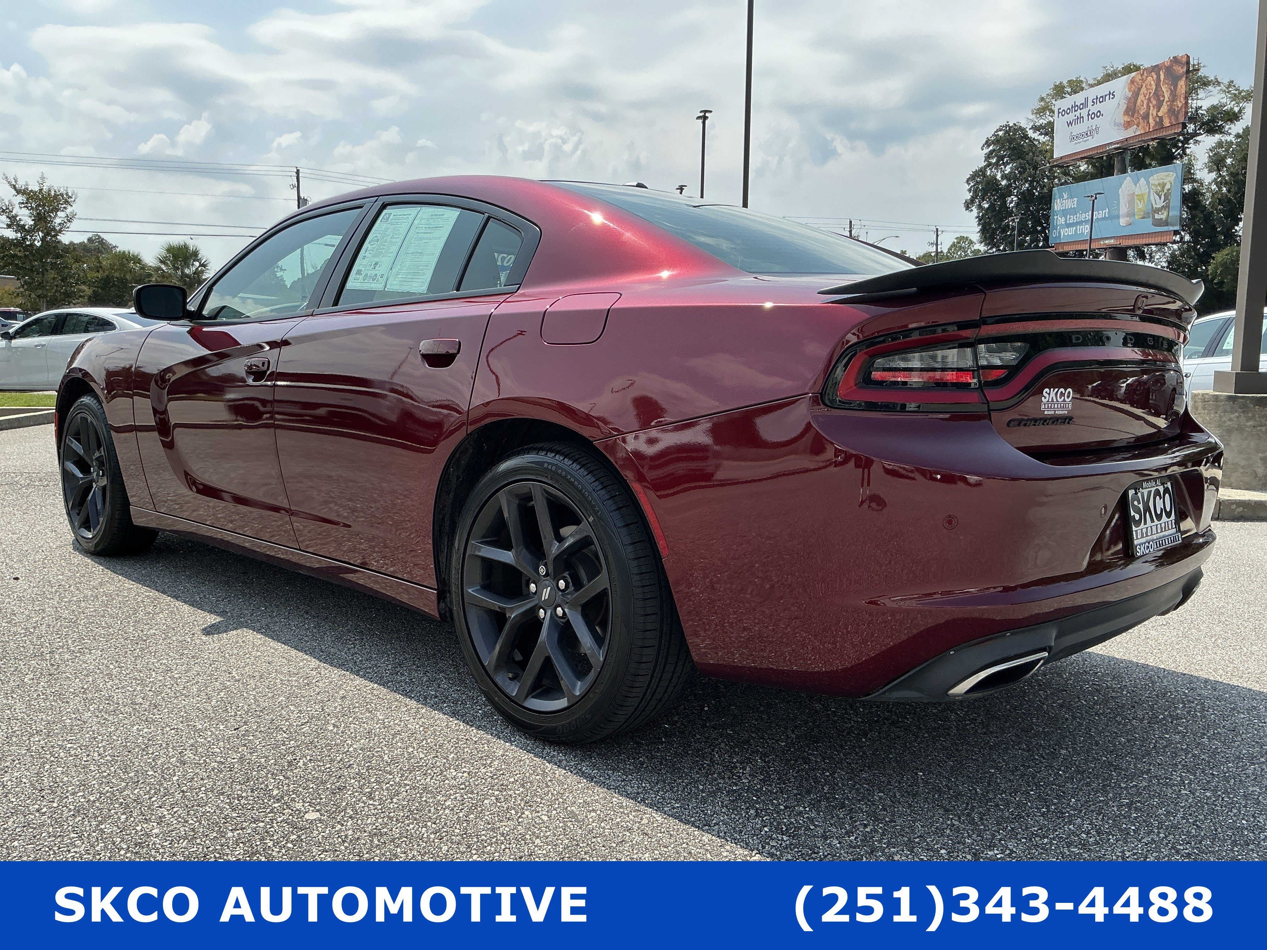 Used 2020 Dodge Charger SXT w/ Blacktop Package RWD image 3