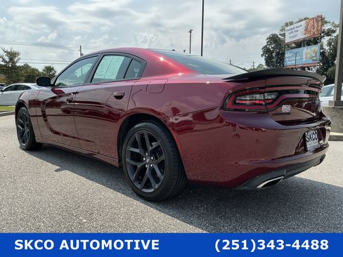 Used 2020 Dodge Charger SXT w/ Blacktop Package RWD image 3