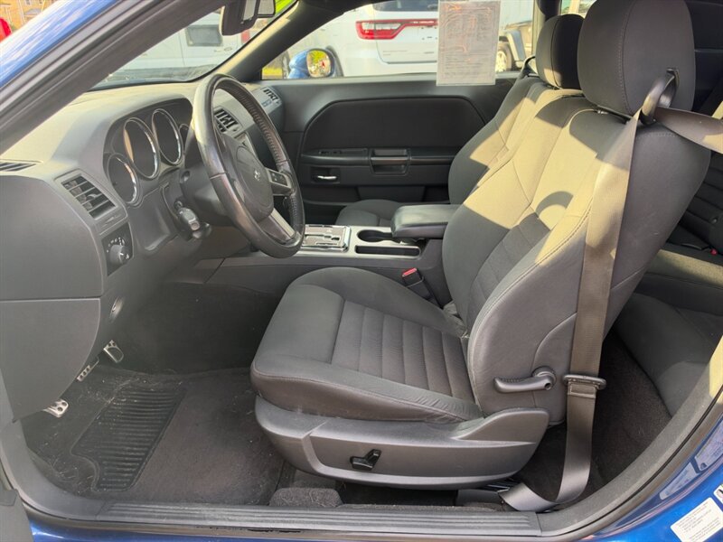 Used 2010 Dodge Challenger R/T RWD image 10