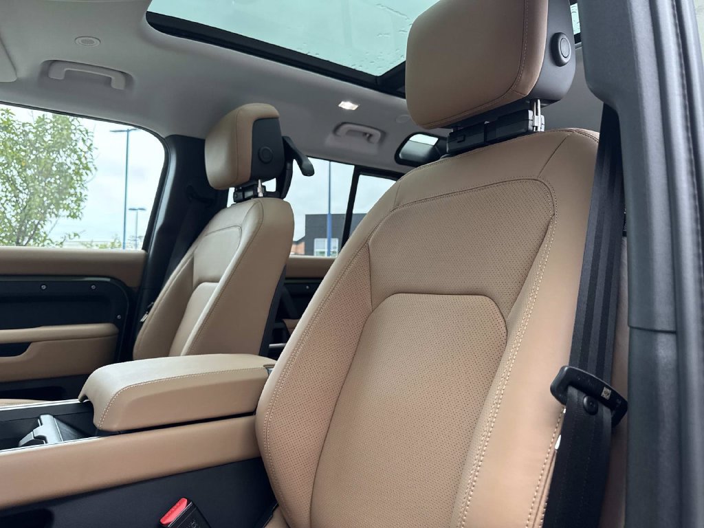 New 2026 Land Rover Defender 110 S AWD/4WD image 21