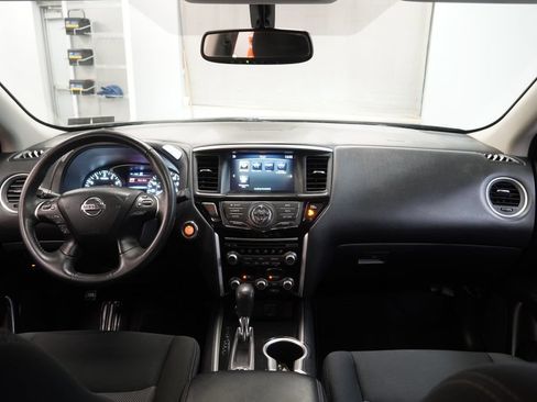 Used 2020 Nissan Pathfinder SV AWD/4WD image 18