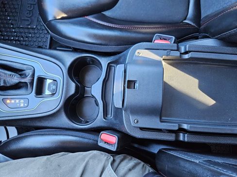 Used 2020 Jeep Cherokee Trailhawk w/ Cold Weather Group image 18