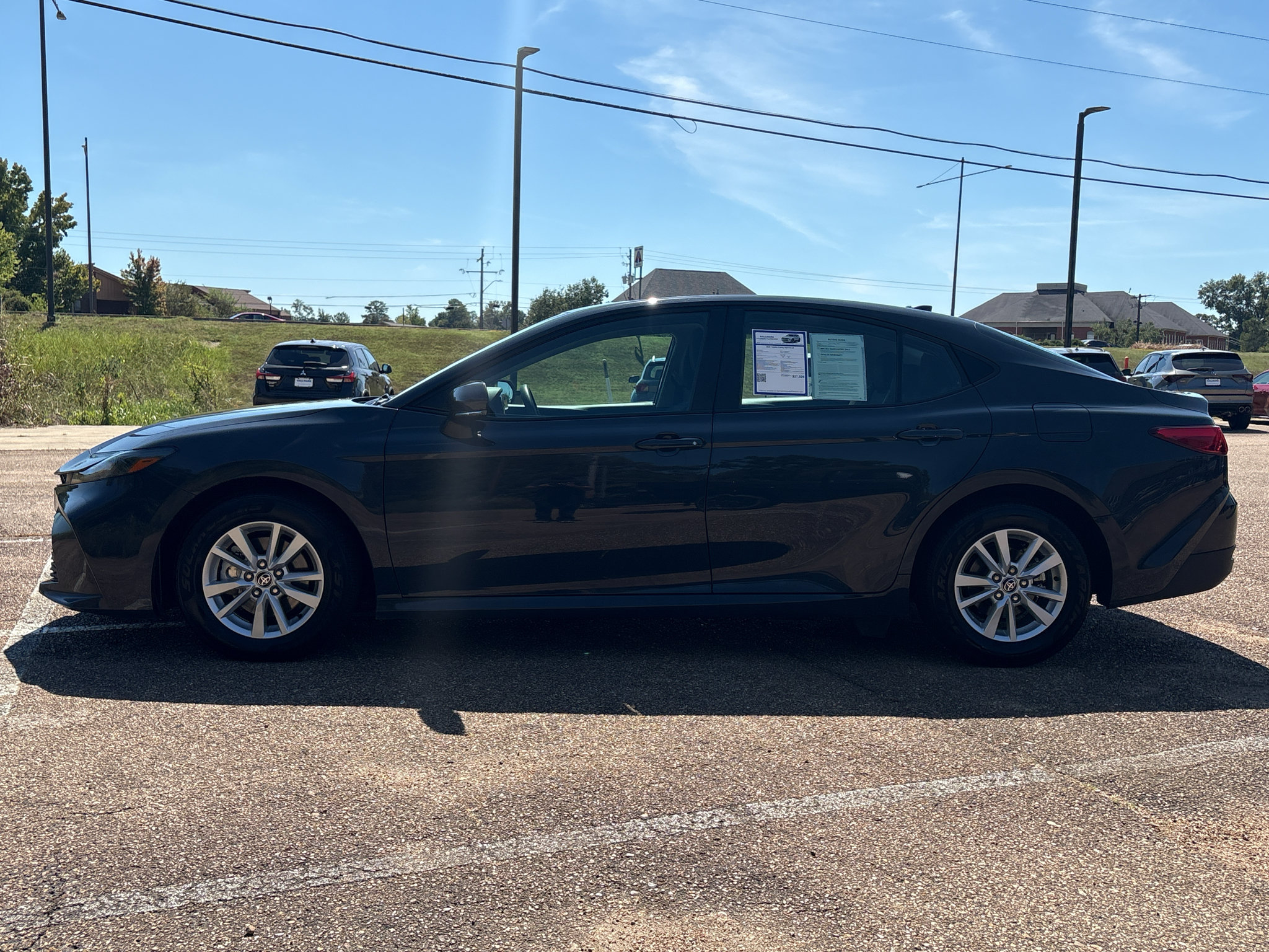 Used 2025 Toyota Camry LE FWD image 7