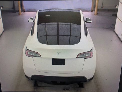 Used 2023 Tesla Model Y Long Range AWD/4WD image 20