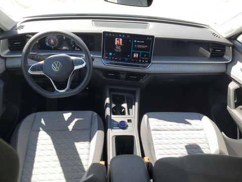 Used 2025 Volkswagen Tiguan S image 15