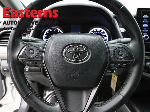 Used 2023 Toyota Camry SE image 10