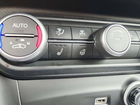 Used 2024 Alfa Romeo Stelvio Sprint AWD/4WD image 31