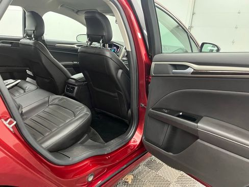 Used 2014 Ford Fusion SE w/ Equipment Group 202A image 30