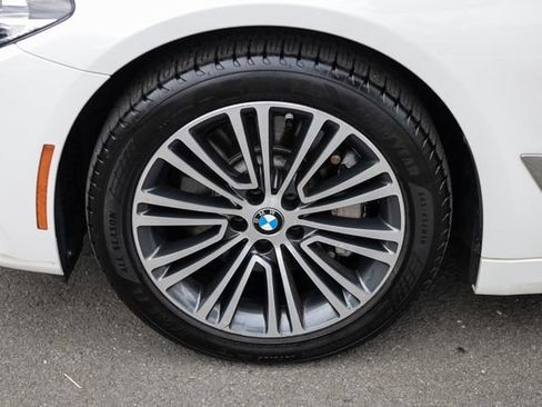 Used 2017 BMW 530i xDrive AWD/4WD image 19