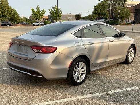 Used 2015 Chrysler 200 Limited w/ Convenience Group FWD image 9