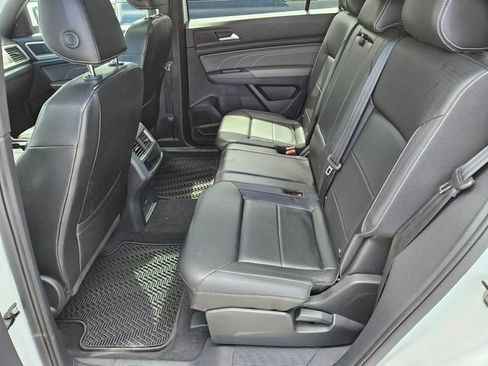 Used 2021 Volkswagen Atlas Cross Sport SE w/ Panoramic Sunroof Package FWD image 6
