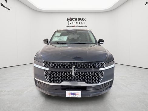 New 2026 Lincoln Navigator Premiere AWD/4WD image 32