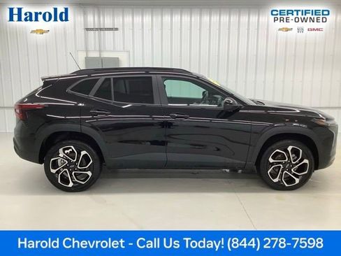 Certified 2025 Chevrolet Trax RS FWD image 10