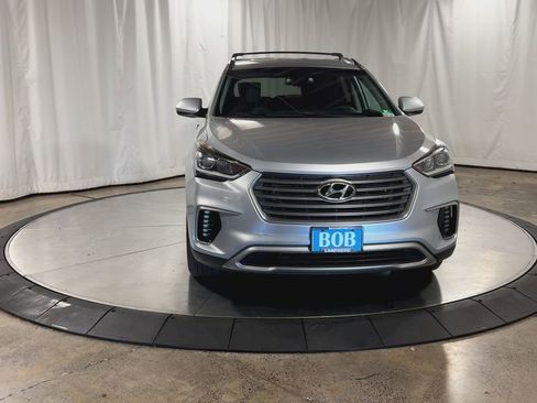Used 2017 Hyundai Santa Fe SE image 4