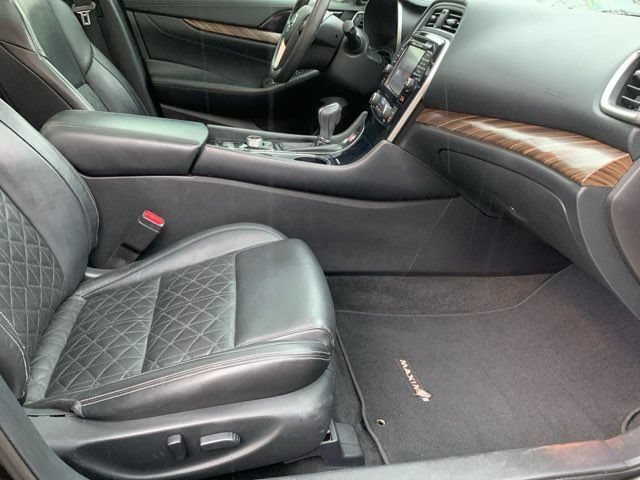 Used 2016 Nissan Maxima Platinum w/ Interior Lighting Package FWD image 24