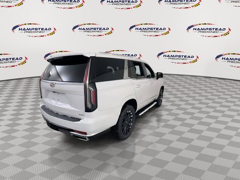 Used 2023 Cadillac Escalade Premium Luxury image 8